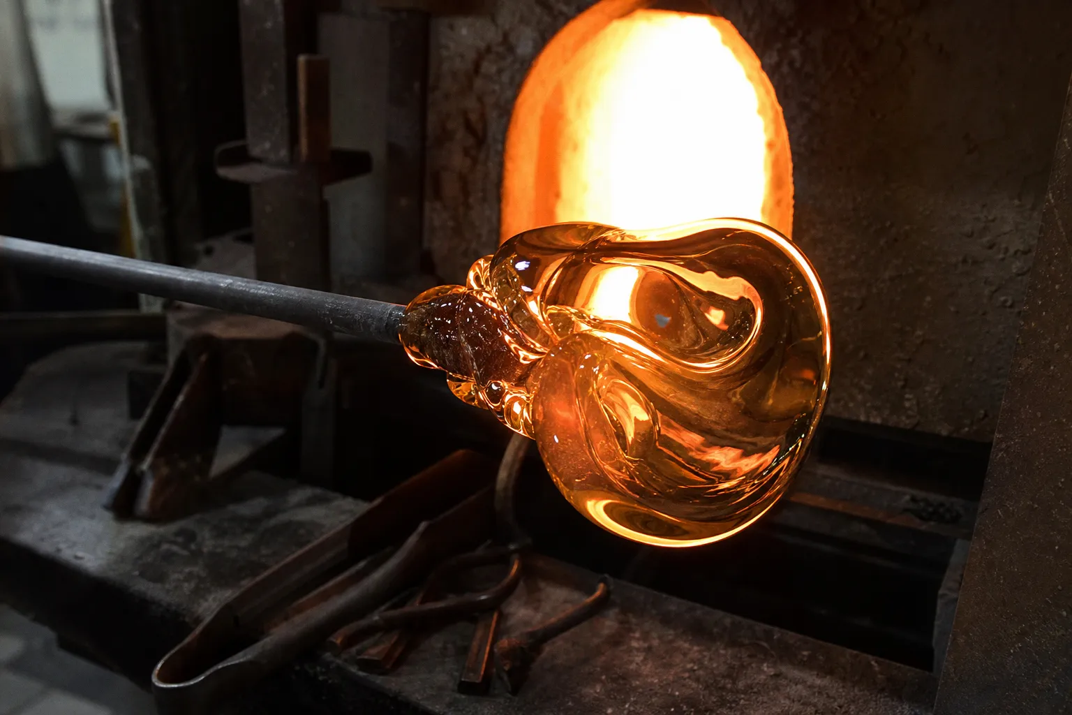 Freies Glas: Was der Begriff in der Kunst bedeutet
