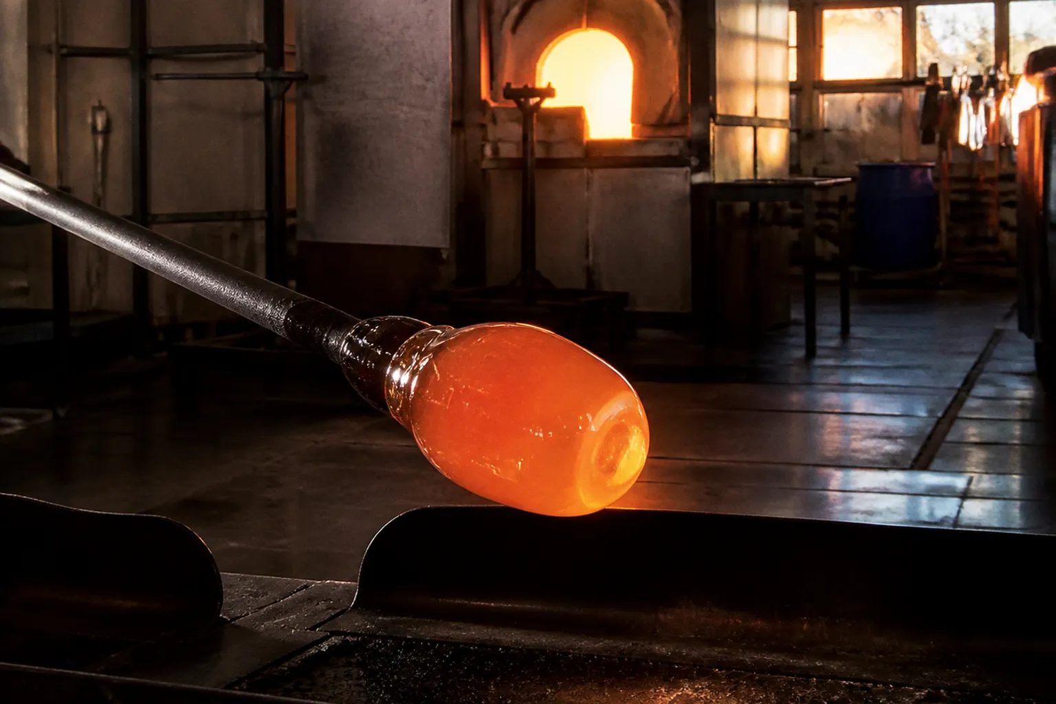 Mundgeblasenes Glas erkennen: Anleitung in fünf Schritten