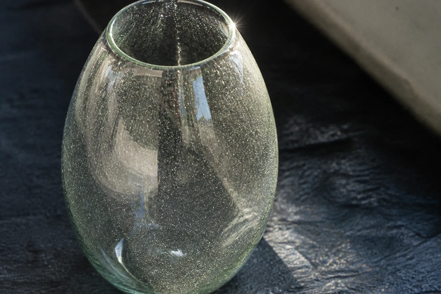 Mundgeblasenes Glas: Qualitätsmerkmale beim Kauf erkennen
