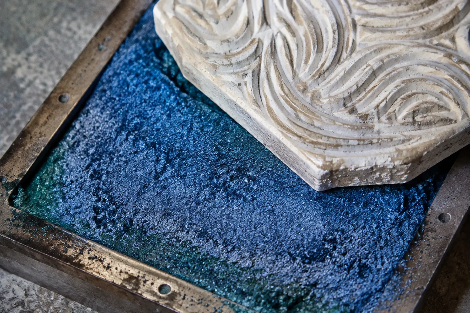 Pâte-de-Verre-Technik: Schritt für Schritt zum Glasrelief