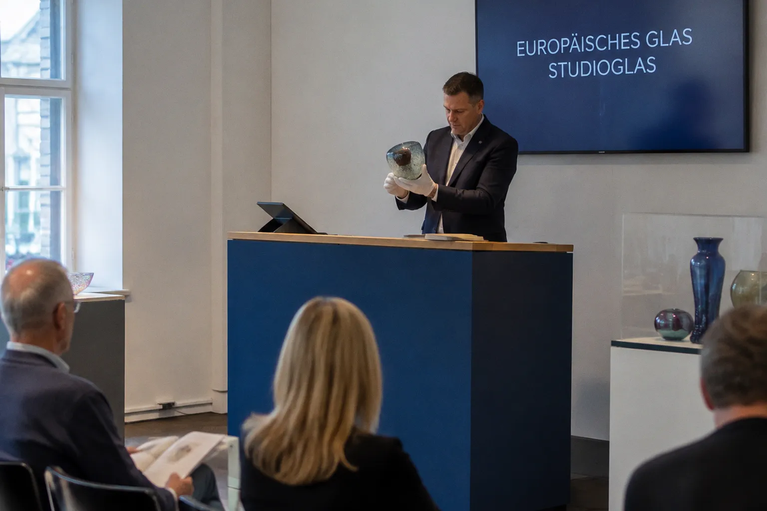 Studioglas-Unikate: Worauf Sammler beim Kauf achten