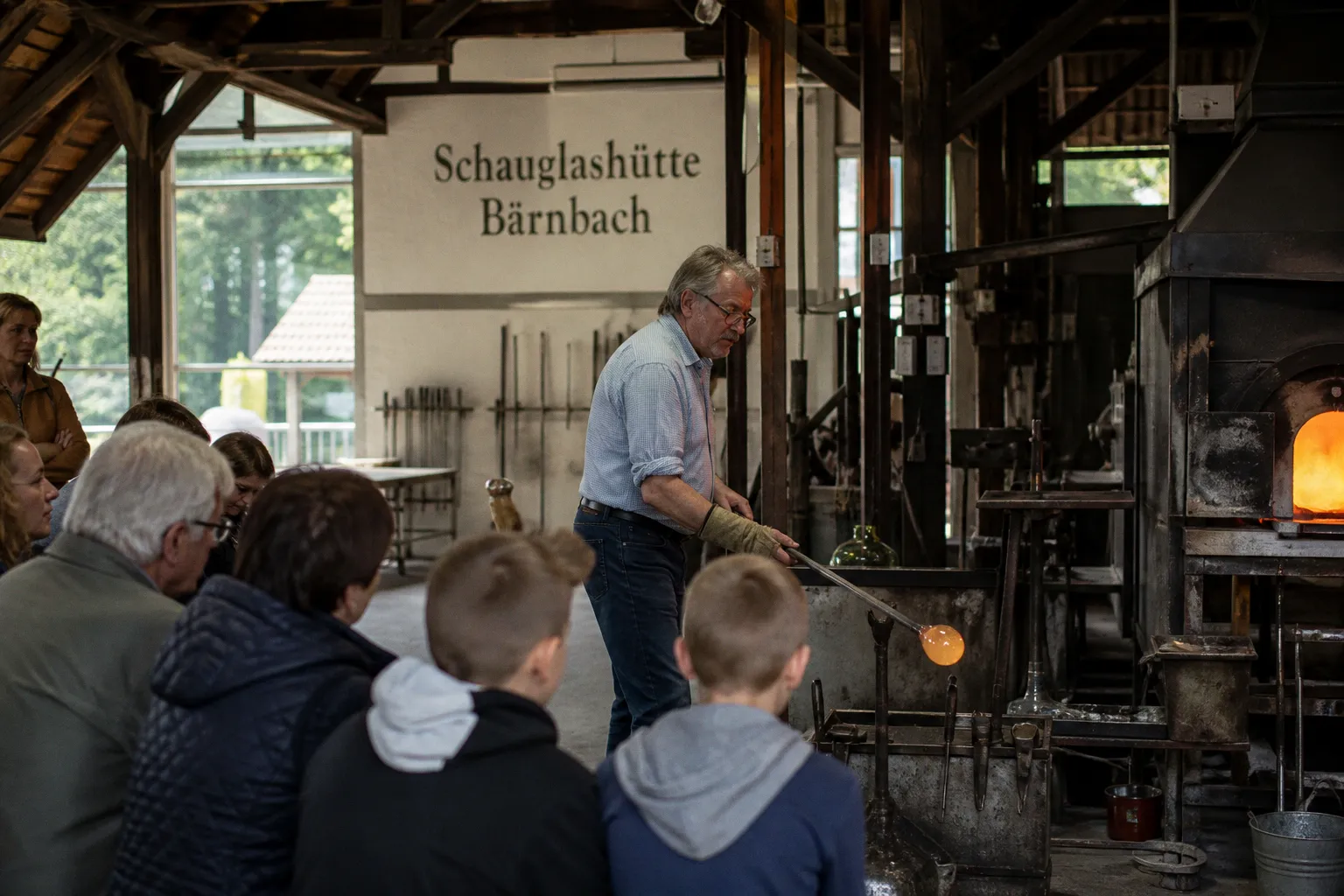 Tradition am Schmelzofen: Die Schauglashütte Bärnbach als lebendiges Museum